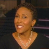 robin_roberts_x200 robin_roberts_x200