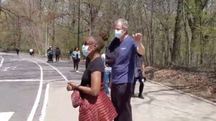 Protestor Confronts Bill de Blasio Over Non-Essential Travel to Brooklyn