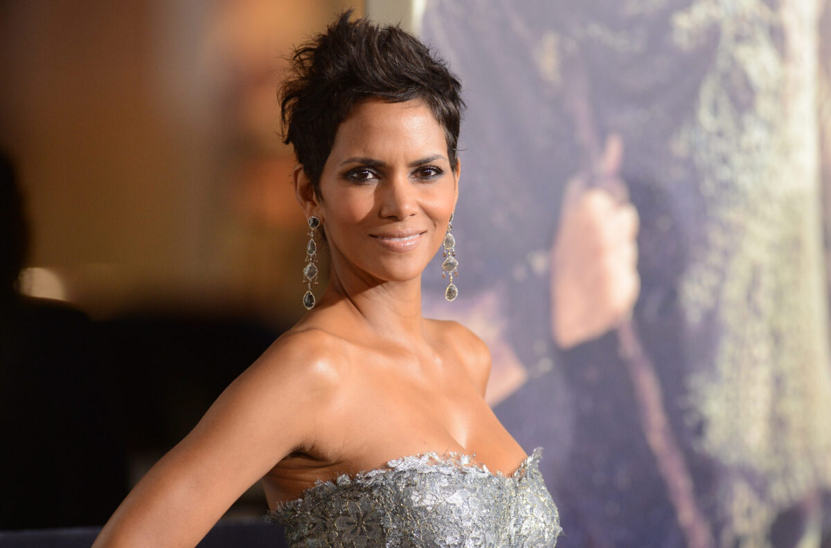 Halle Berry Tells Will Arnett, Sean Hayes About Her Oscar