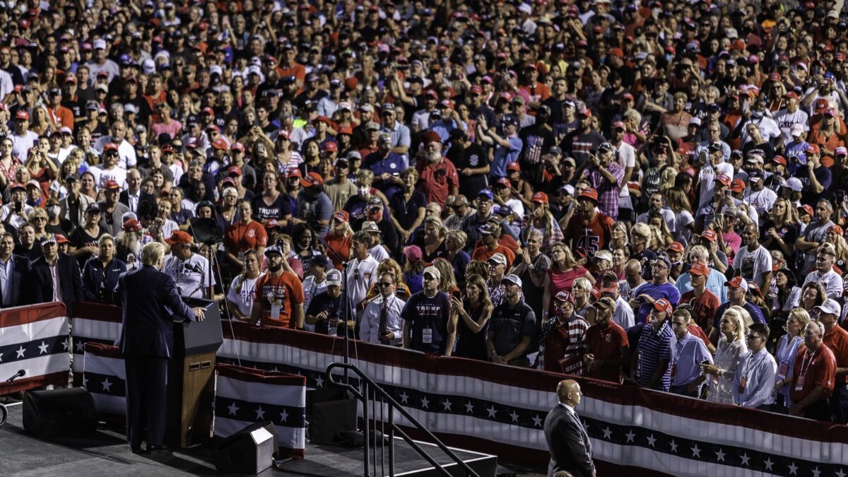 Trump Tweets Pics Showing Few Masks At Jacksonville FL Rally