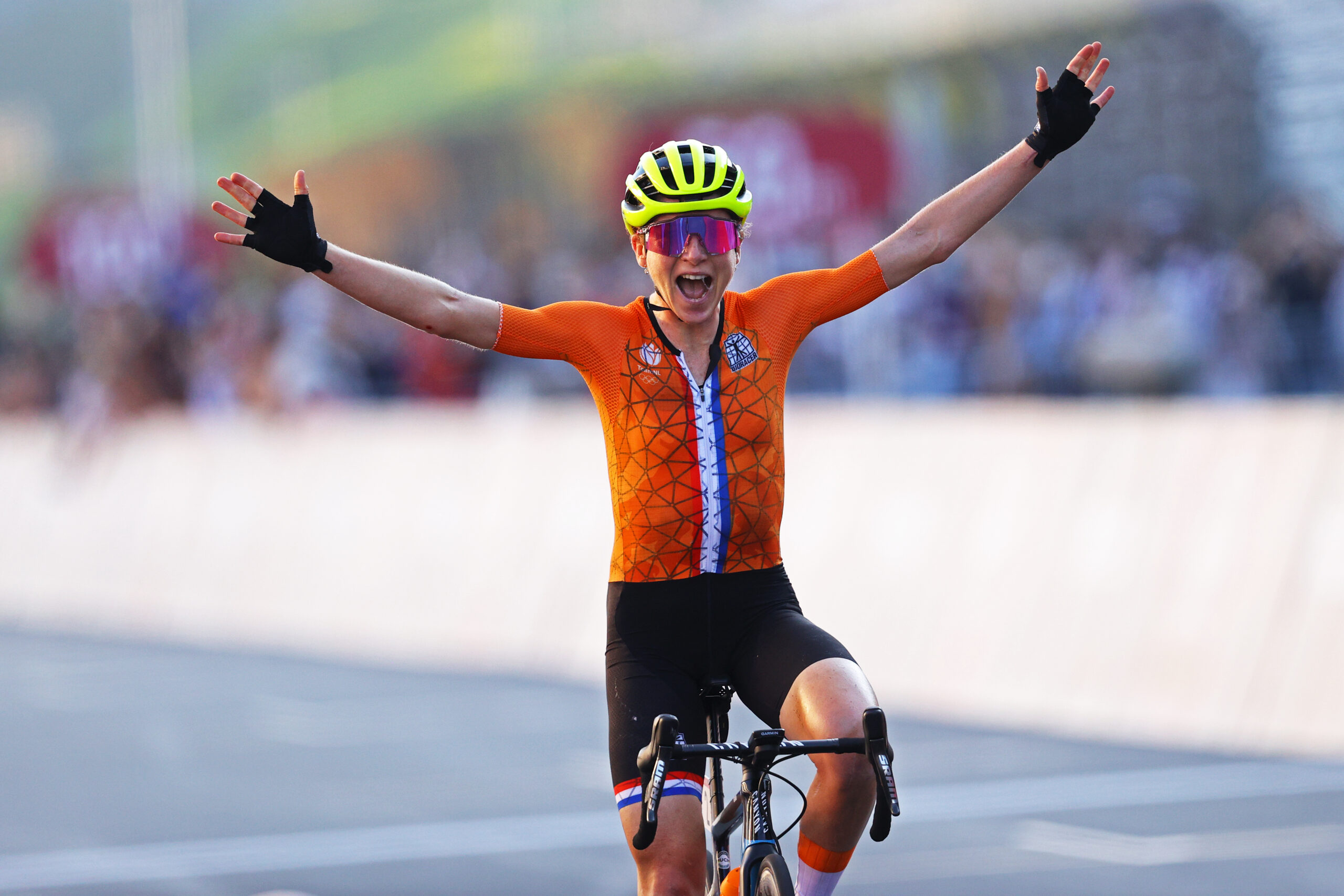 Cyclist Annemiek Van Vleuten Thought She Beat Anna Kiesenhofer At Olympics