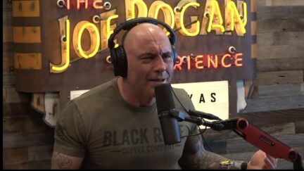 Joe Rogan defends Aaron Rodgers