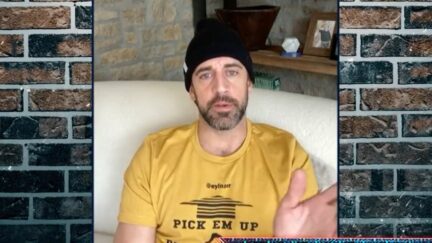 Aaron Rodgers mocks Rex Ryan's foot fetish