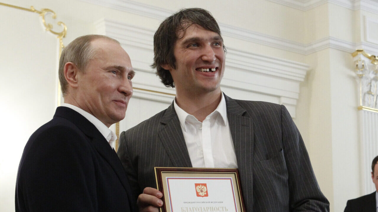 Media wants Alex Ovechkin to address support of Vladimir Putin