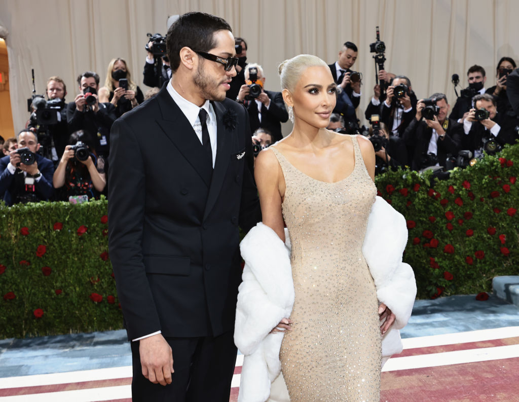 Kim Kardashian acusada de causar daño ‘significativo’ al icónico vestido de Marilyn Monroe que tomó prestado para Met Gala