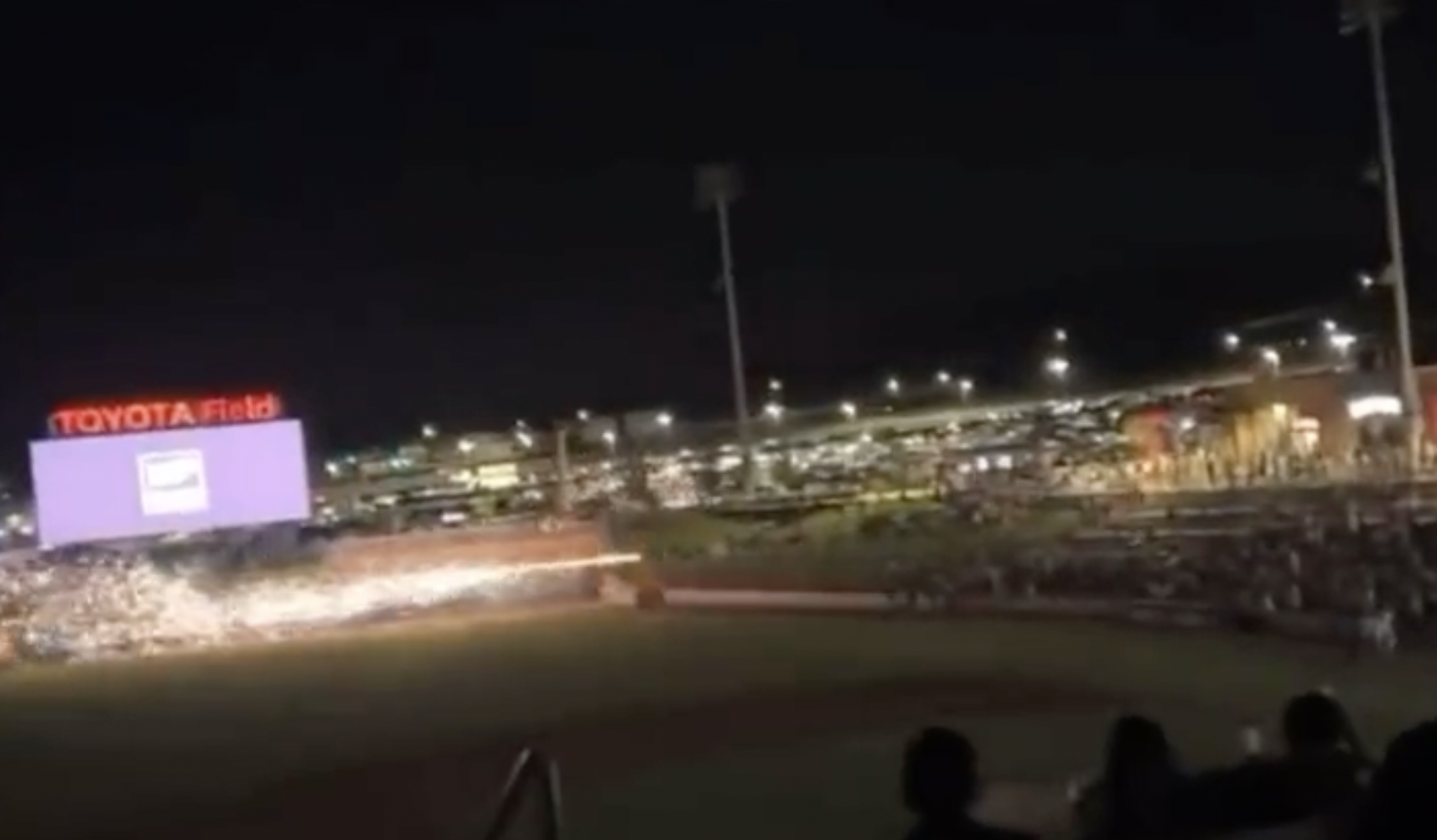 Terrifying Fireworks Show Goes Spectacularly Wrong as Pyrotechnics Launched Straight Into Fleeing Crowd (mediaite.com)