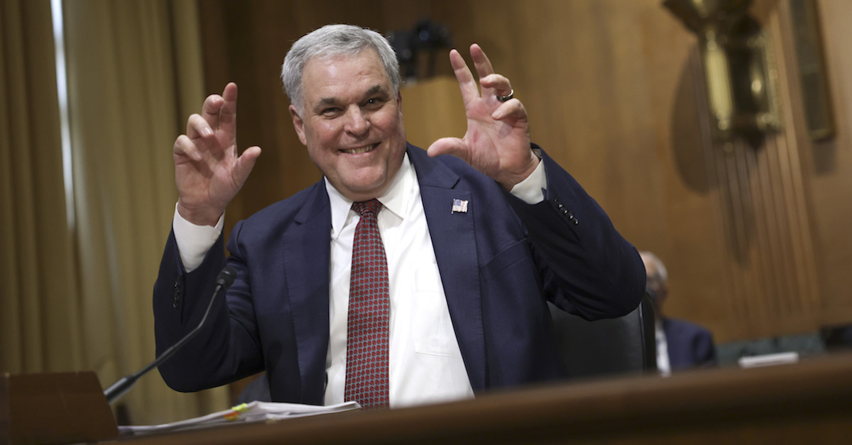 Right Raises Alarm Over IRS Job Posting