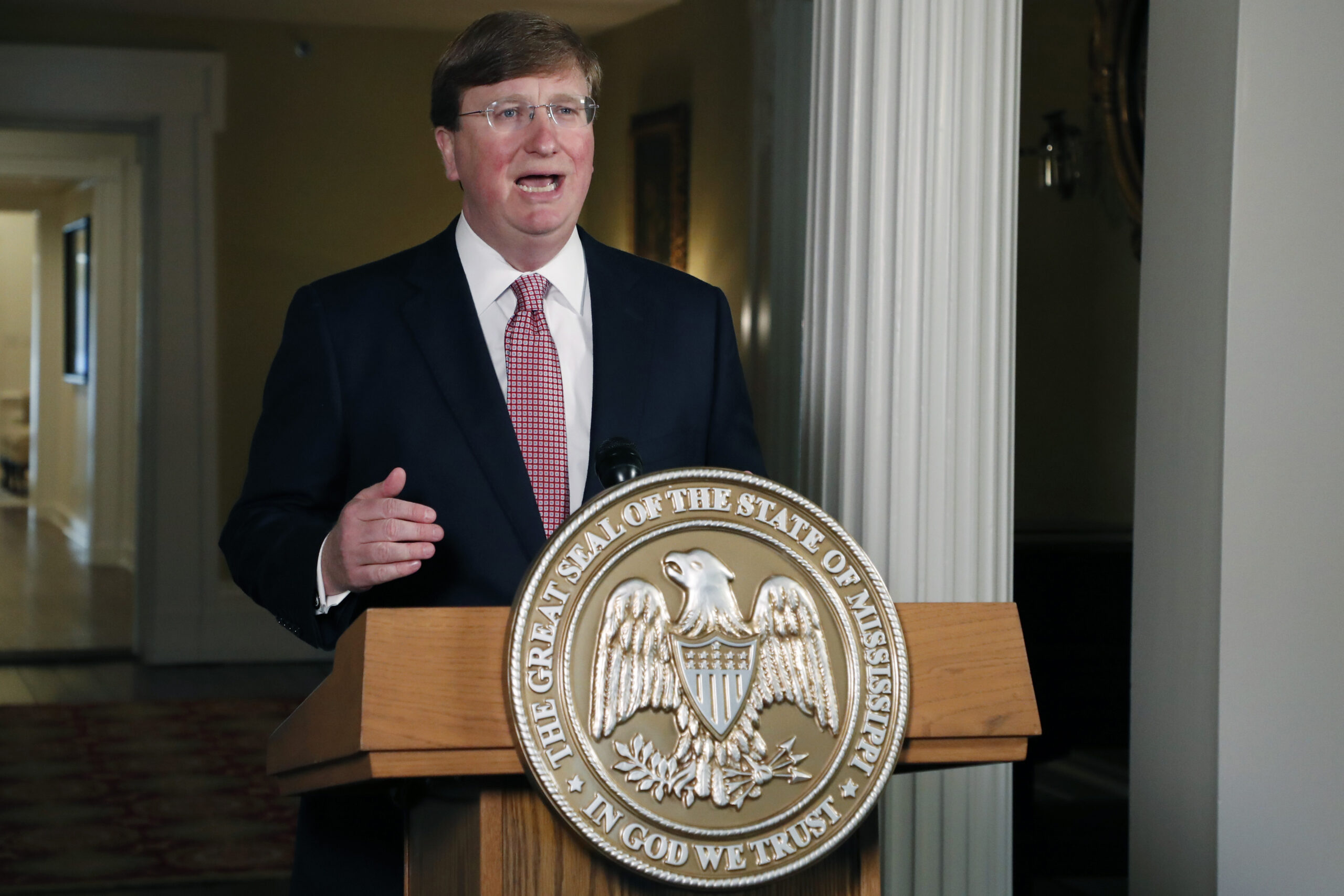 Tate Reeves delivering a speech