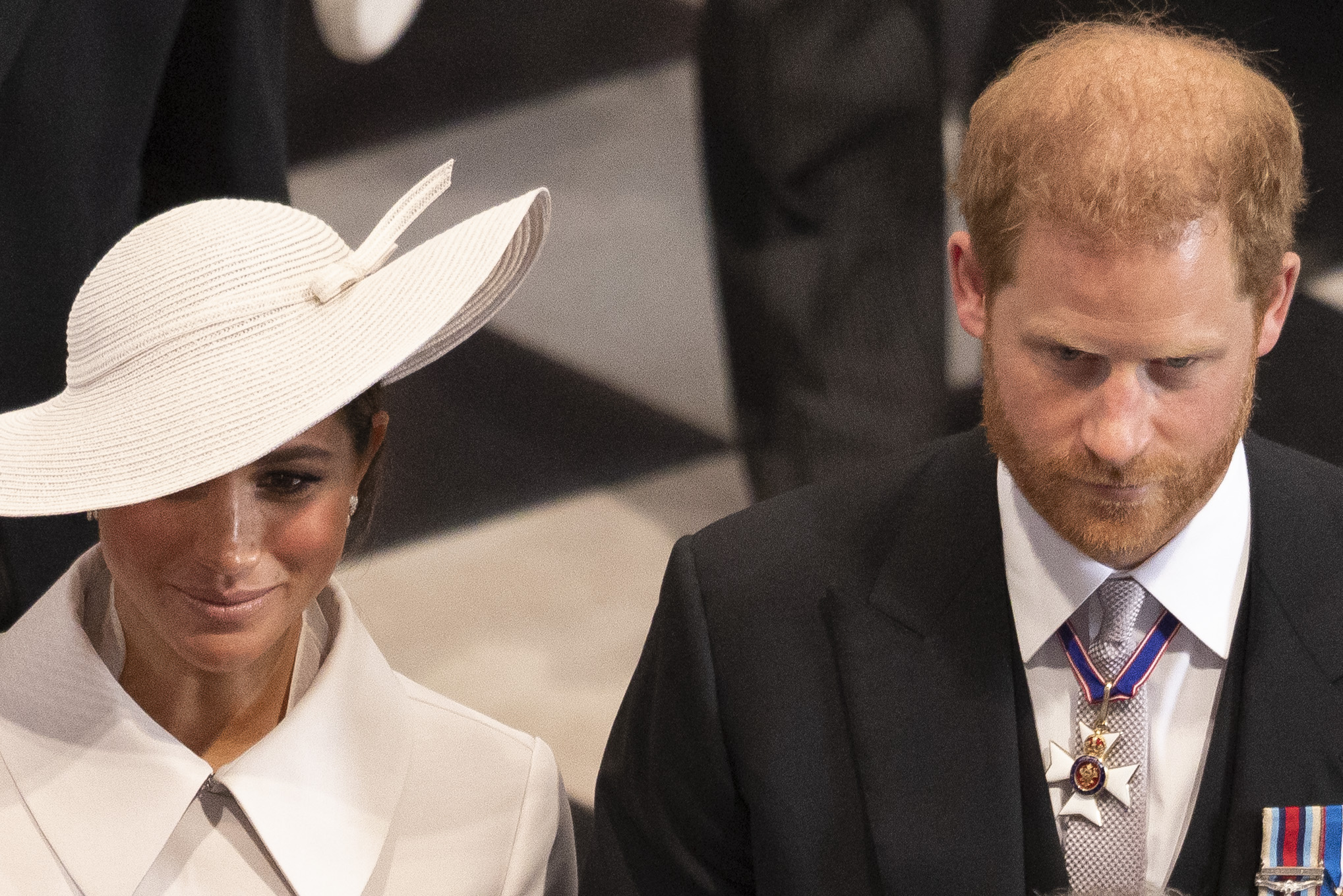 Harry Travels Without Meghan to Queen Elizabeth II’s Side Amid Serious Health Problems