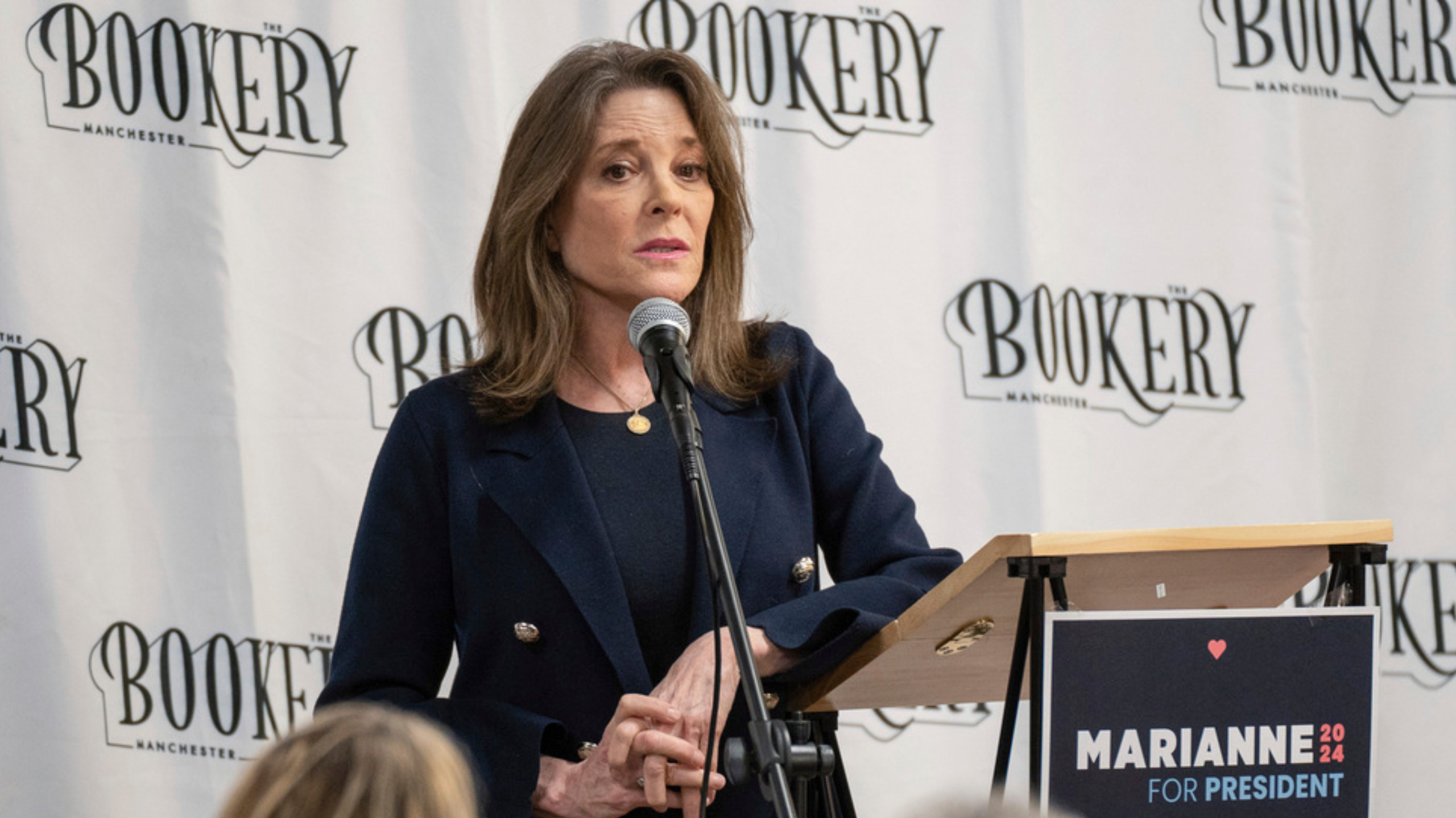 Marianne Williamson Delivers Lengthy Diatribe About Nothing When Questioned Over Report on Abusing Employees (mediaite.com)