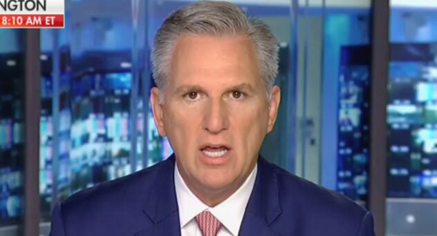 Kevin McCarthy Threatens to Charge FBI Director Wray With Contempt Over Biden Investigation (mediaite.com)