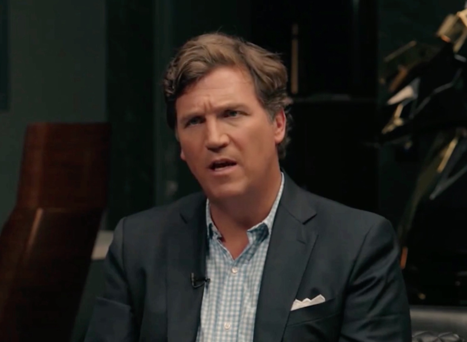 Tucker Carlson Slams Fox News for Not Defending Alex Jones