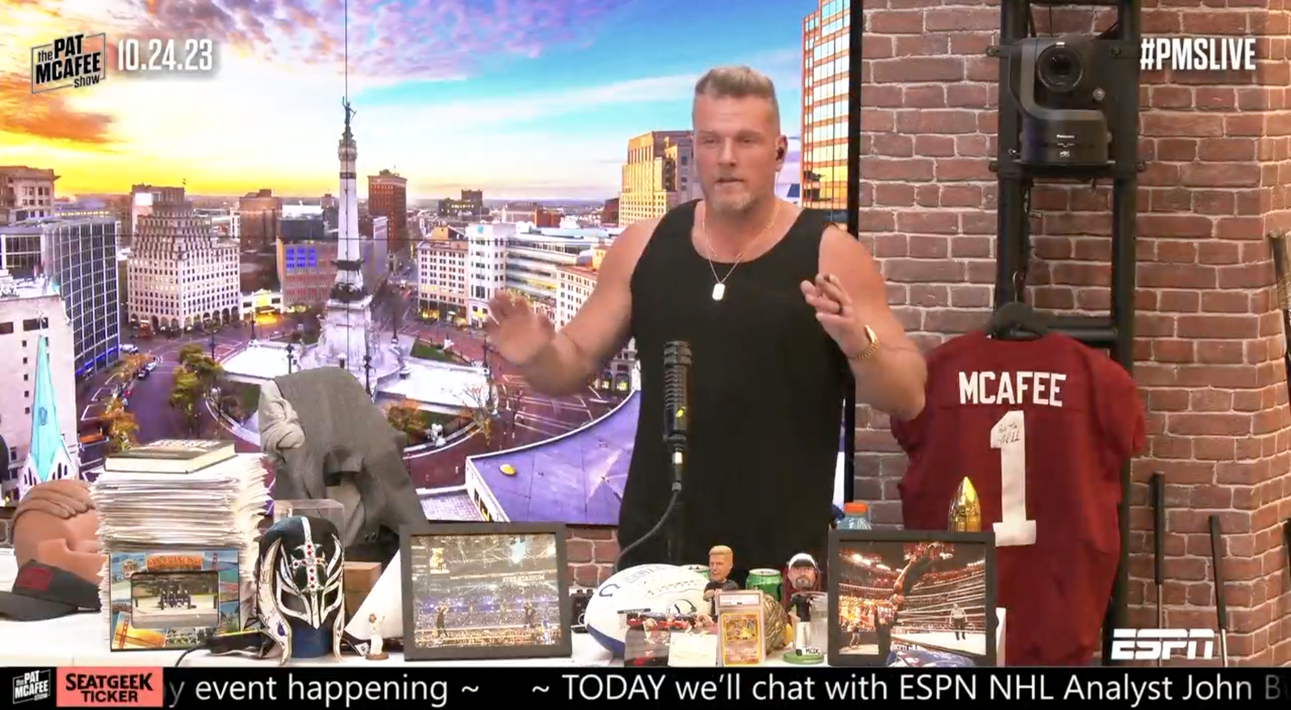 Pat McAfee rips media for Aaron Rodgers coverage