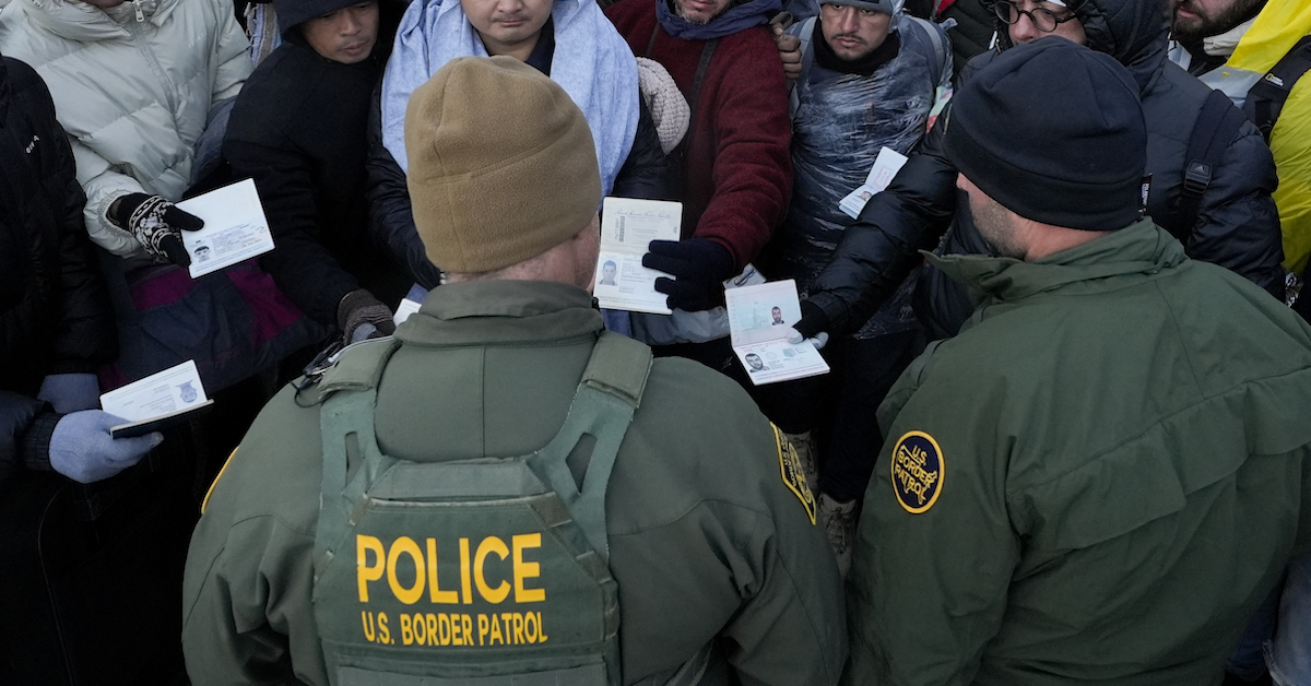 Just 18% Approve of Government's Handling of Border