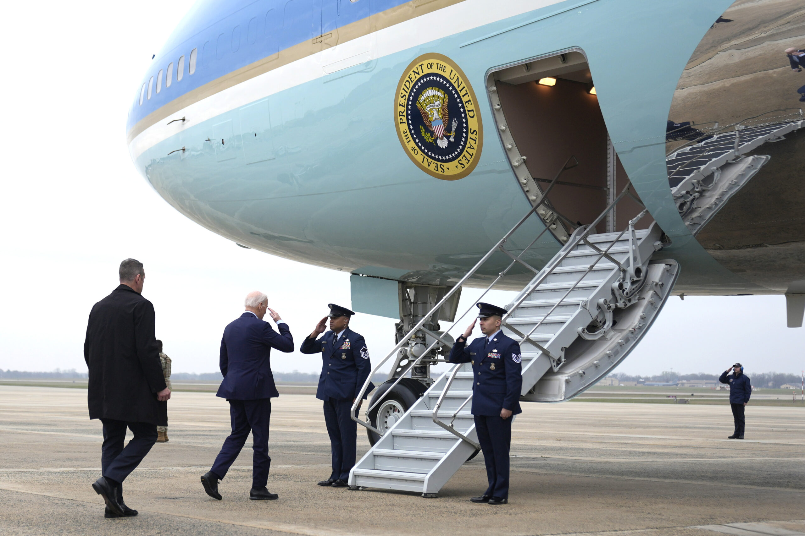 President Biden boarding Air Force 1
