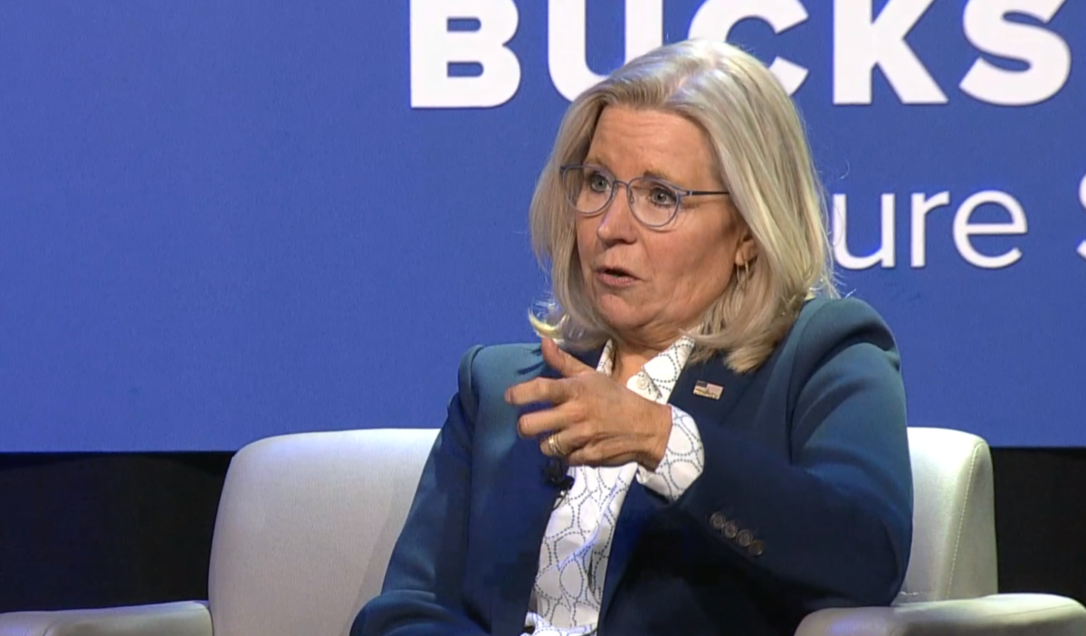 Liz Cheney Draws Big Crowd in Iowa, Rails Against Trump