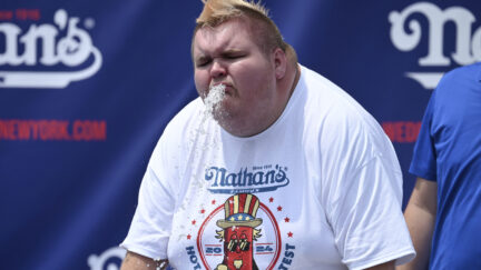Man throws up at Nathan's Famous Lemonade Chug