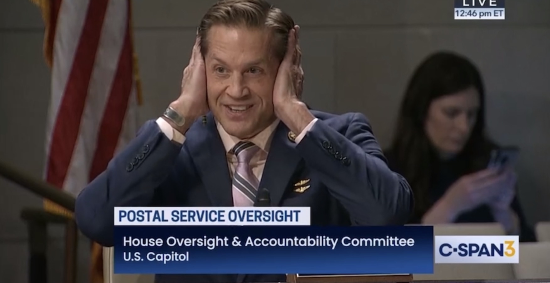 📺 Postmaster General Covers Ears in Protest During Wild Exchange With House Republican: ‘You’re Talking To Yourself’ (mediaite.com)