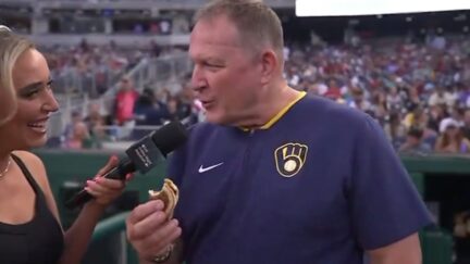 Brewers manager Pat Murphy shows off pocket pancake