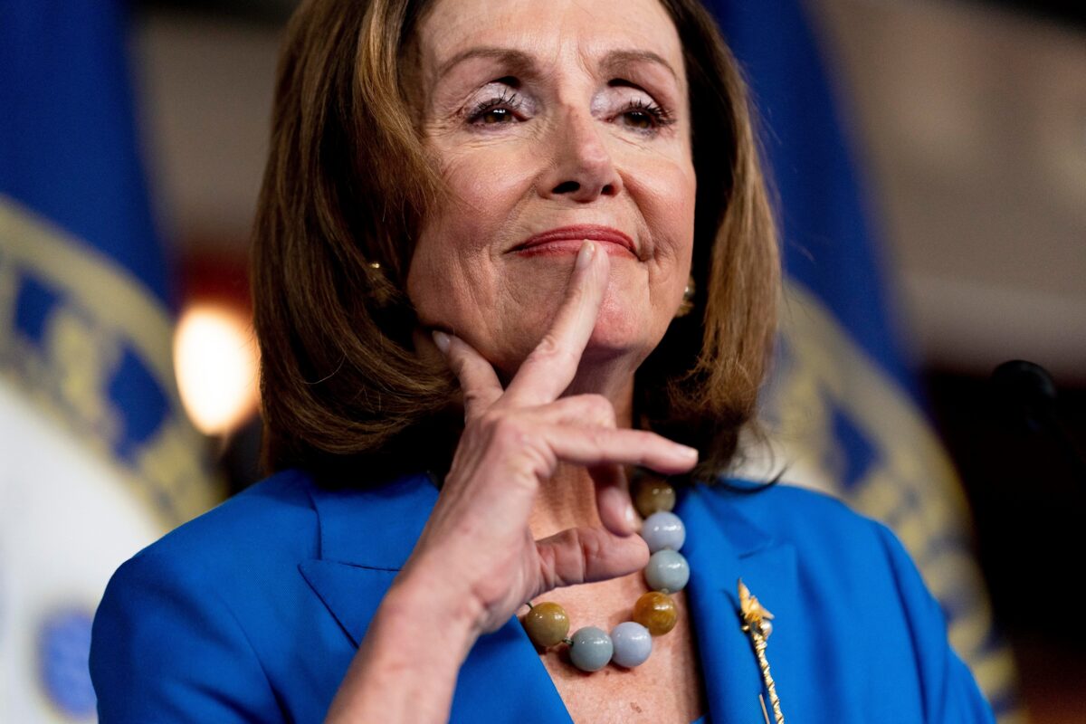 Nancy Pelosi middle finger