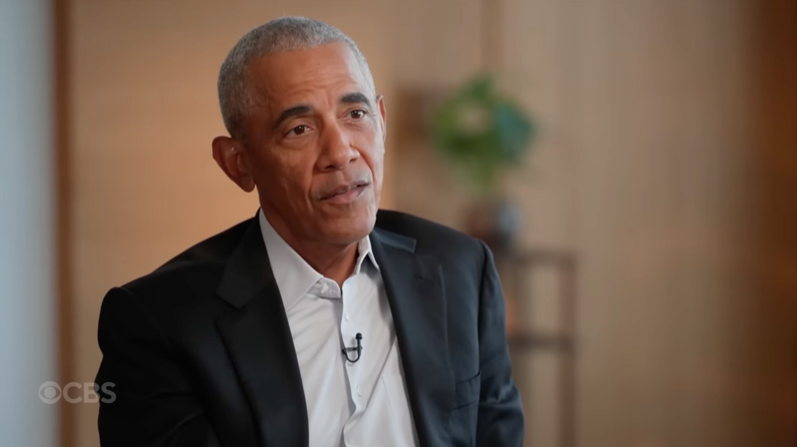 Barack Obama talks to Stephen Colbert before his show left CBS in 2026