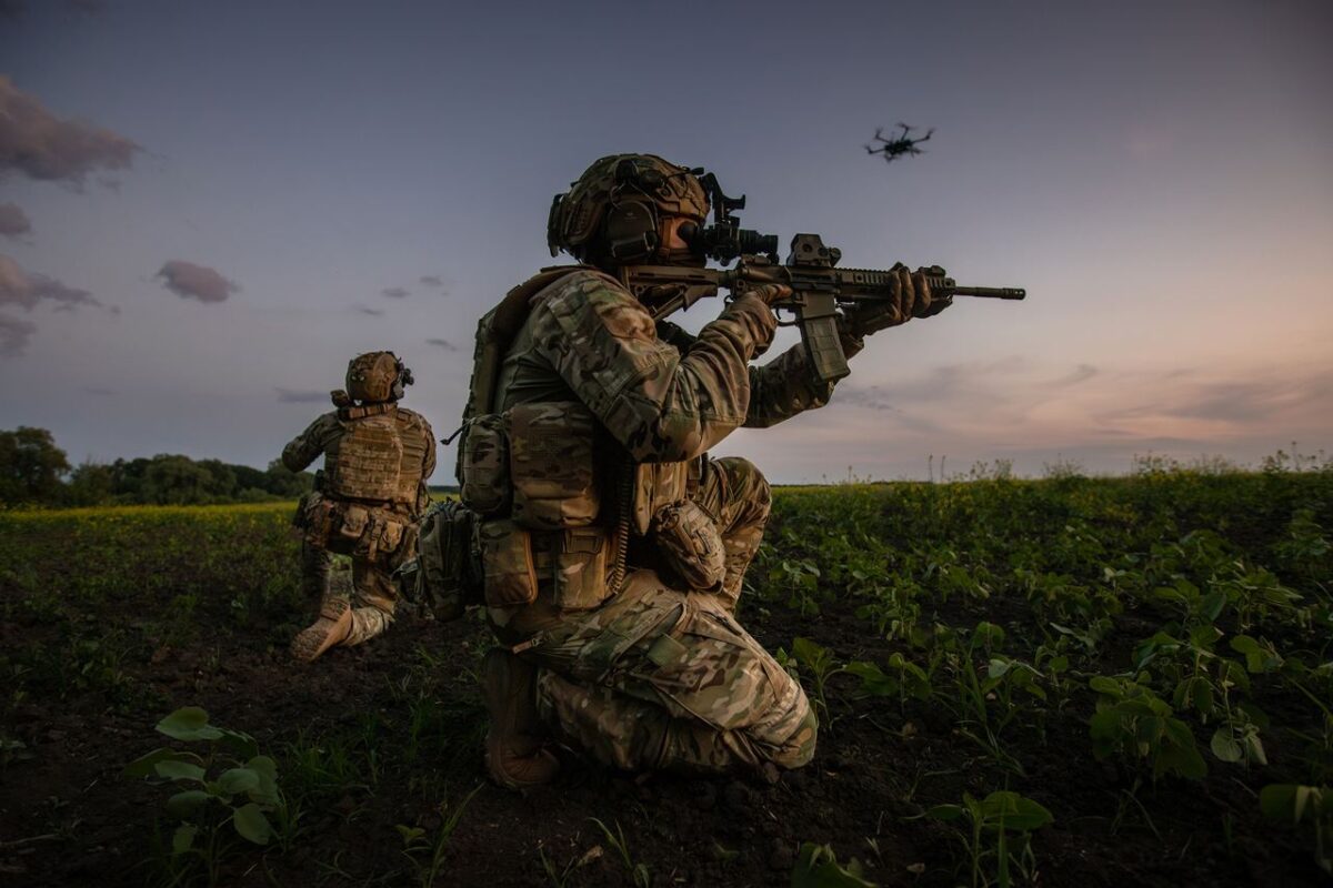 Ukrainian soldiers and drone
