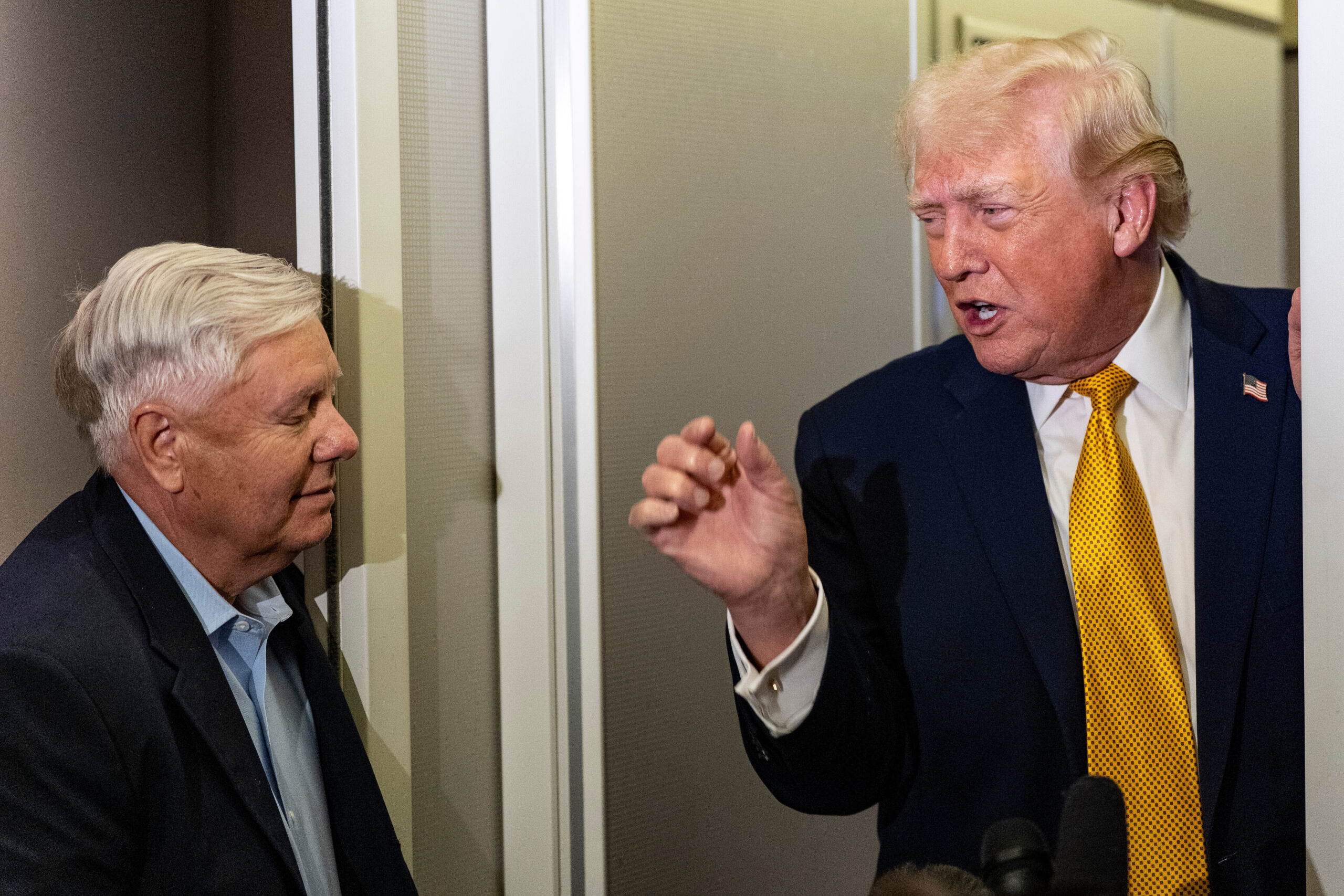 Trump posts condolences after death of Republican Sen. Lindsey Graham
