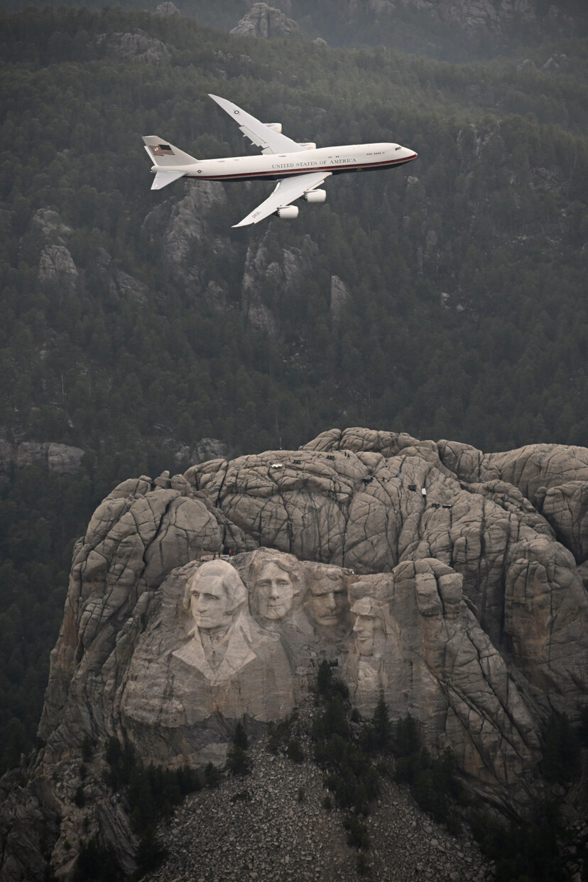 Air Force One flies past Mt. Rushmore
