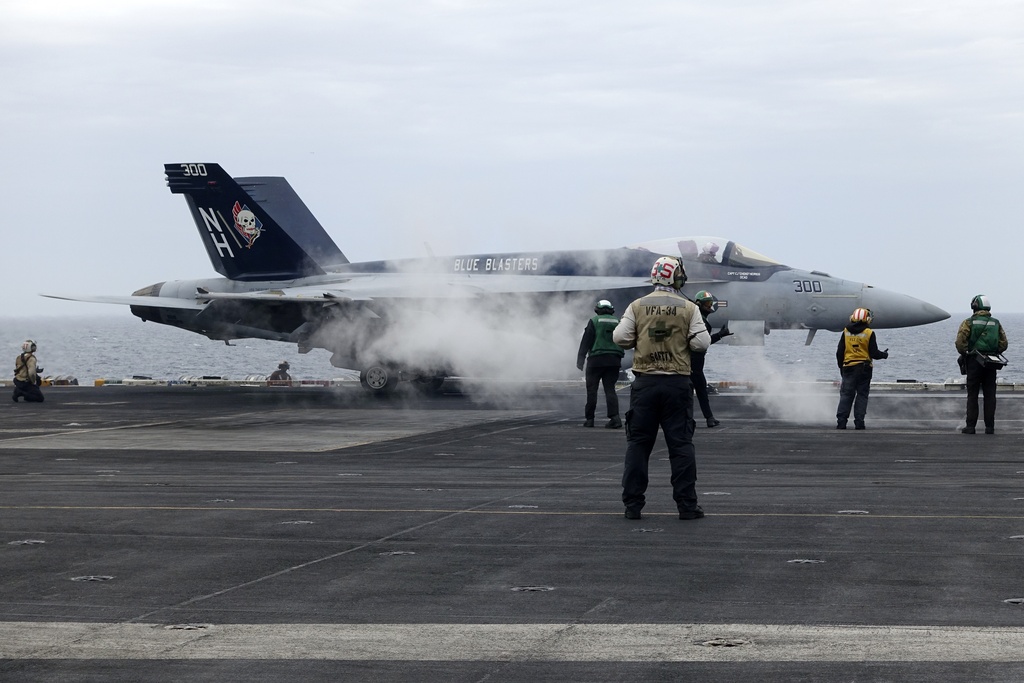Trump Demands Navy Use Steam ‘Catapult’ Jet Launchers in Rejection of Modern Tech: Report