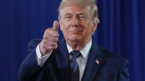trump giving a thumbs up