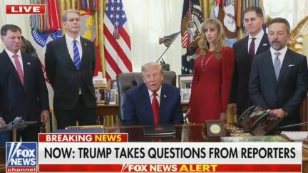 Donald Trump in Oval Office
